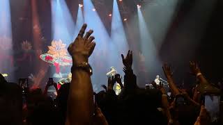Download lagu Fourtwnty - Kursi Goyang Live Zepp Kl Day 2 mp3