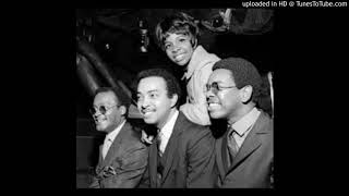 GLADYS KNIGHT &amp; THE PIPS - MAKE ME THE WOMAN THAT YOU GO HOME TO