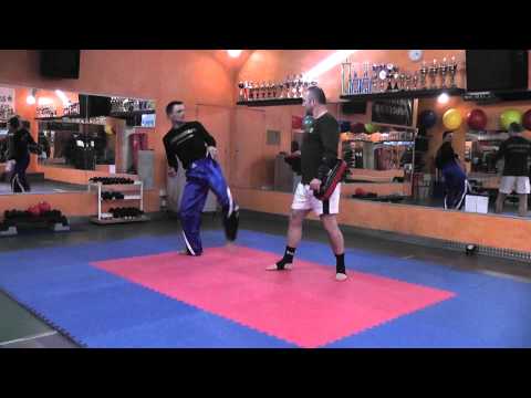 KTSF #II 09 Kickboxtechniken - Drehkick gesprungen - Kampfschule Sugambrer Fightclub Würzburg