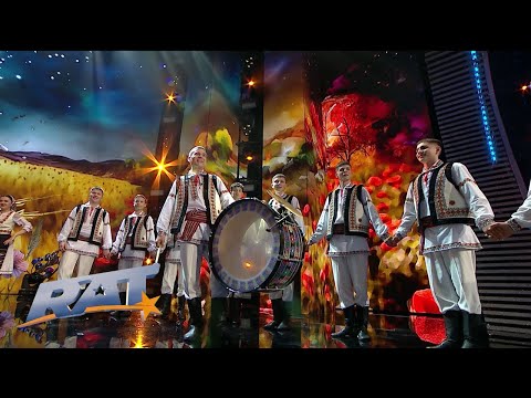 Ansamblul Hecenii au deschis spectacolul cu un dans incendiar | FINALA | Românii Au Talent S14