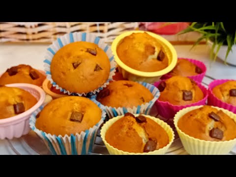 Chocolate Chunks Cupcakes| Super Fluffy And Easy CupCake Recipe| How To Make CupCakes