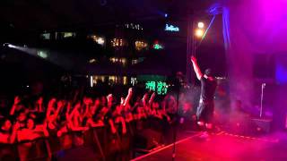 &quot;Looks Like Sex&quot; Live in Manila