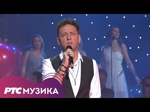 Dženan Lončarević - Ostala si uvijek ista / Novogodišnji program RTS Studio 8 2023 (Live)