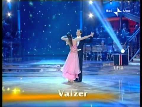 Ballando con le stelle Walzer Sara di Vaira + Maurizio Aiello