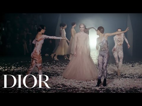 Spring-Summer 2019 Ready-to-Wear Show - The Show Video