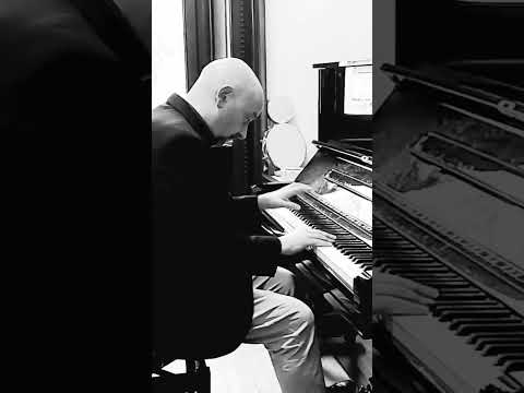 QUIEN SERA by Roberto Bottini