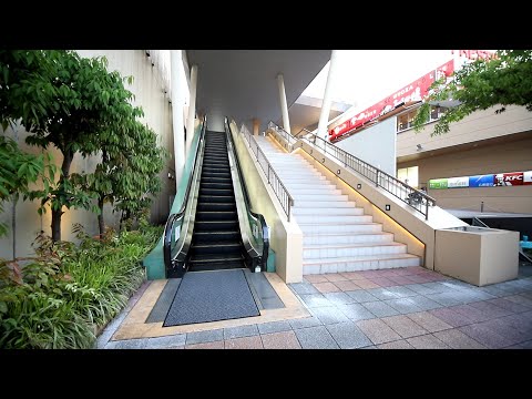 [Hecho por Hitachi] Fresta Mall Kajiru Yokogawa bajando las escaleras mecánicas