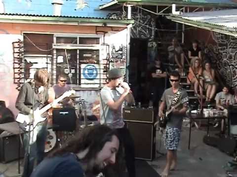 The Watermelons - Dump Your Boyfriend For Me (Live at 4ZZZ Carpark gig 2011-11-12)