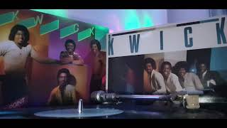 Download lagu KWICK - You're The Kind Of Girl I Like mp3