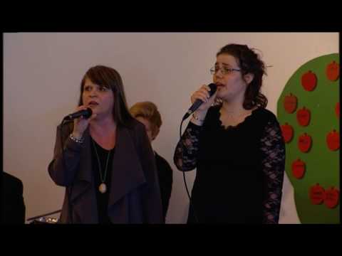 Guð enn á trónuni er 2