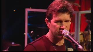 Chris Isaak - Somebody&#39;s Crying | Max Sessions 2004