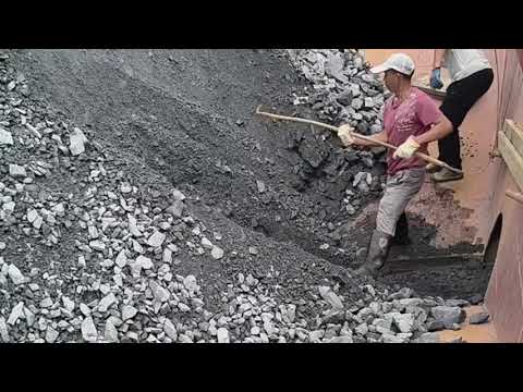 Barge unloading 4000 tons of large iron ore - overloaded, Vlog of work on barge