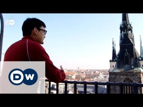 Halle with a tourist from Thailand | Discover Germany