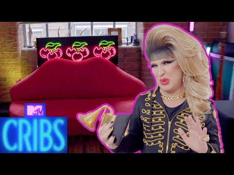 EP #4: DJ Jodie Harsh’s Fabulous Fashion Flat | MTV Cribs UK