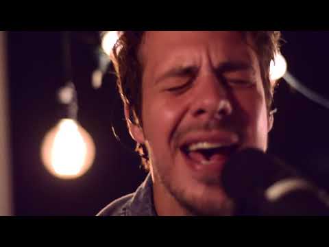 Everette - "Rocket Man" (Elton John Cover) Live In the Studio