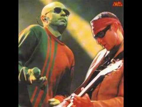 Los Redondos - Un Poco De Amor Frances