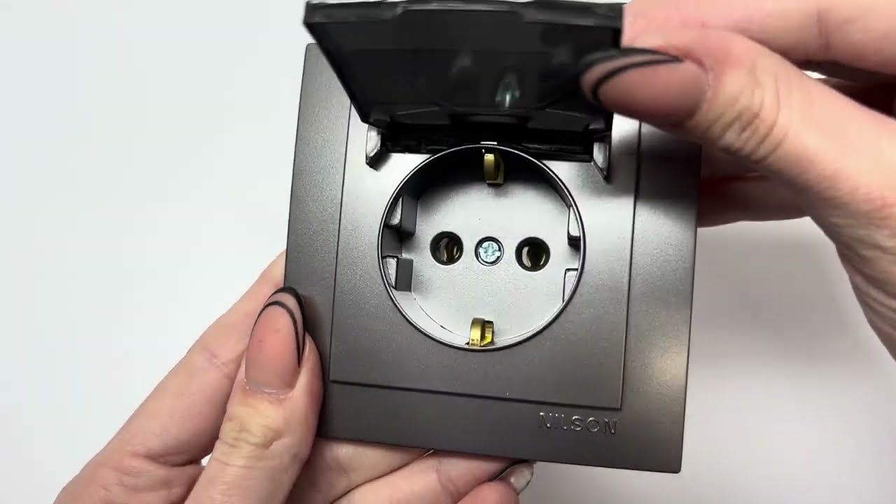 Розетка одинарна з/з і кришкою NILSON Touran Антрацит 24161018 