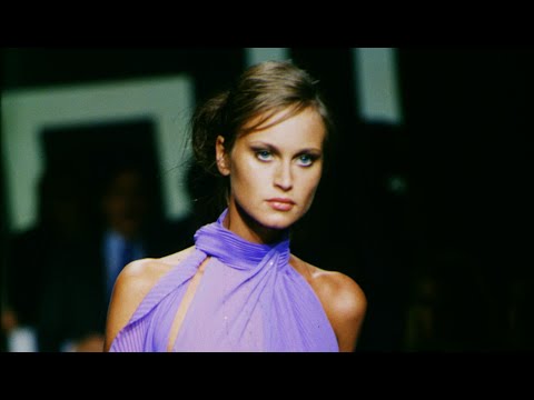 VERSACE ATELIER Fall/Winter 2000-01 Paris | Full Show
