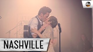 Scarlett (Clare Bowen) and Gunnar (Sam Palladio) Sing &quot;Love You Home&quot;  - Nashville Finale