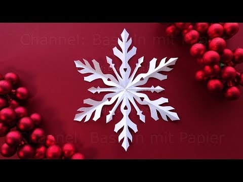 Schneeflocken basteln mit Papier - Weihnachtsdeko selber machen - Bastelideen Weihnachten