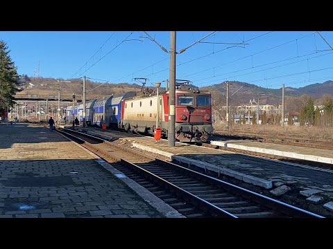 EA 565 pleaca din gara Comanesti catre Adjud