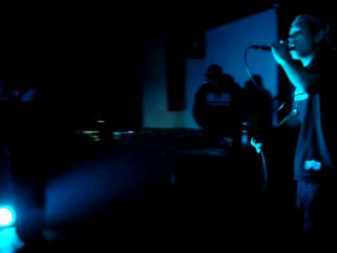 EMZIPOPE FT SARKASMO EN NUCLEO BAR, VALPO