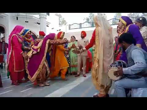 ਘੰਮ ਘੰਮ िਵਹੜਾ ਨॅਚਦਾ Lok rang by Noor