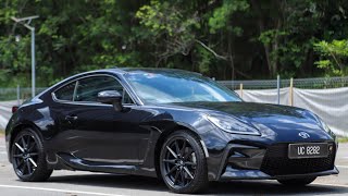 God bless petrol cars: Toyota GR86