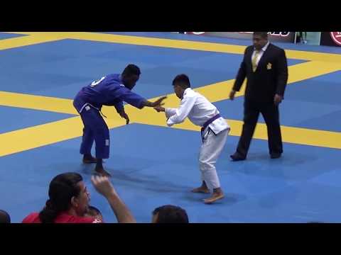 Devhonte Johnson vs João Gabriel Sousa - IBJJF European Open 2017 - Purple Adult - Open