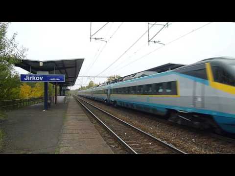 SC 512 Pendolino projíždí Jirkovem
