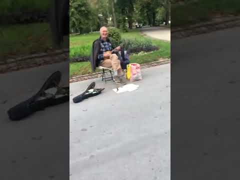 serbia 🇷🇸 musician on street(belgrade)