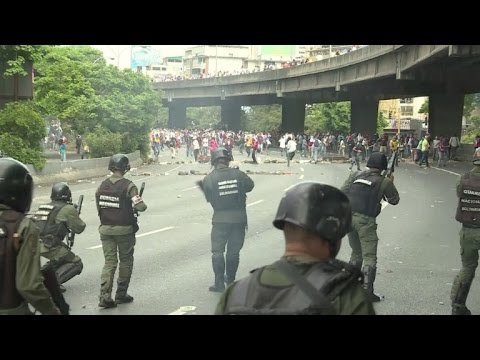 Video: Venezuela vive violenta jornada en protesta contra Maduro