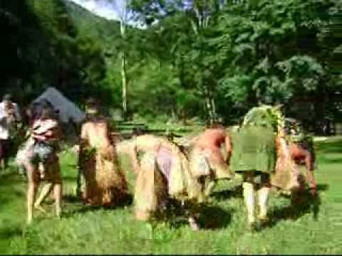 BRINCADEIRA MUITO LOUCA  DAS MACACAS BRAVAS- FESTIVAL INDÍGENA YAWANAWA - RIO 2011