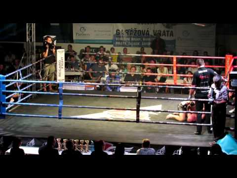 Pavel Lamacký vs  Lukáš Jendák 3 kolo - YoungBlood Hodonín 21.6.2014