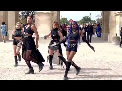 Pink Venom dance cover in the public at Paris