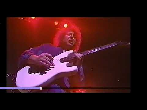 Meniketti / All In This Together