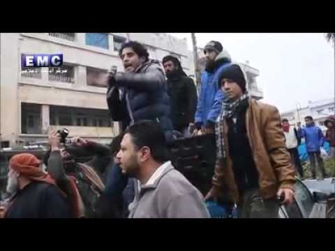 مظاهرة بقيادة الساروت في مدينة إدلب في جمعة "تمرد لأجل حلب"