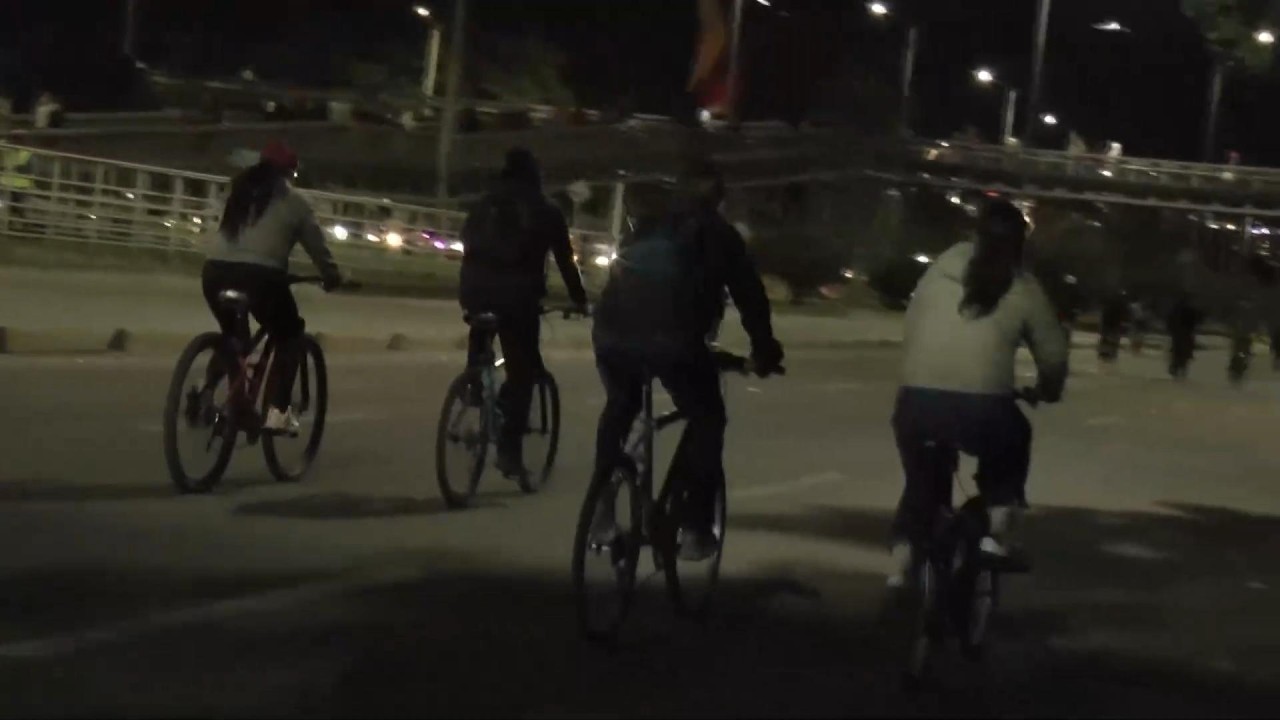 Bogotá activa su ciclovía nocturna como preludio al cierre del Festival de Verano
