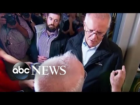 Australian PM gets confronted by local l ABC News