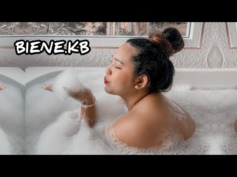 Biene.kb Wiki Biography | age|weight |relationships | net worth || Curvy model plus size