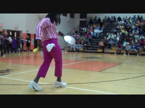 The Global Zoe "Phatboi" @ The Pierre Garcon Celebrity B-Ball Game