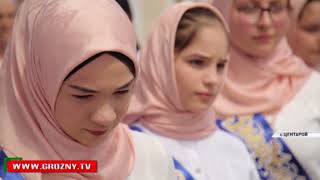 Рамзан Кадыров посетил последний звонок в Центароевской средней школе