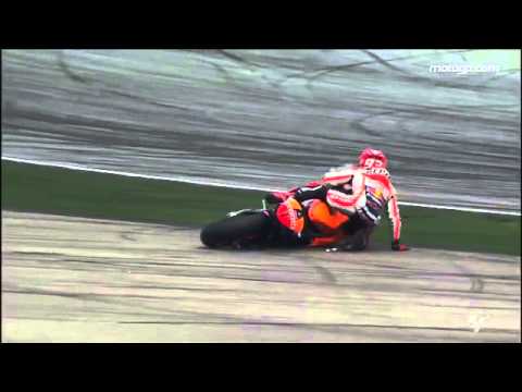 Valentino Rossi derruba Marc Márquez com um chute MotoGP 25/10/2015