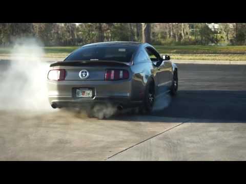 Slammed 2011 Ford Mustang V6 on BC Racing Coilovers Burnout and Doughnuts/Drifting RAW footage!