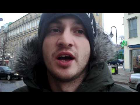 Dino Muhic lär spela i Boren