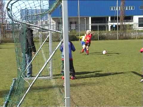 Hooglanderveen F3 - Roda'46 F3 uitslag 1-3