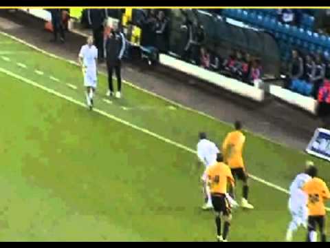Leeds United 2-2 Hull City - Ian Ashbee Elbow On Becchio