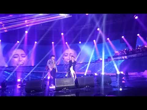 Agnez Mo feat Iwan Fals - Belum ada judul medley Matahariku FanCam Indosiar