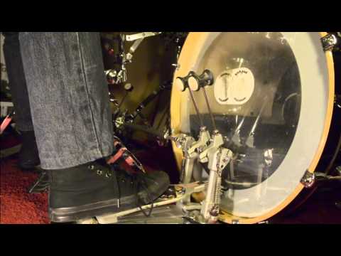 Strange Double Bass Foot Technique explained!