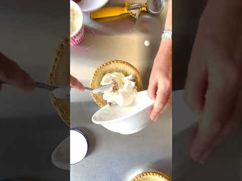 Happy National Ice Cream Pie Day!🍦🥧